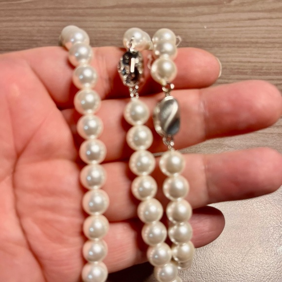 Elegant Pearl Necklace and Bracelet Set - Picture 7 of 7